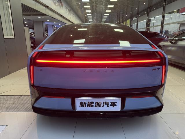 جهاز XPENG P7 إصدار 2025 معتمد مستعمل، 702 مدى طويل فائق السرعة