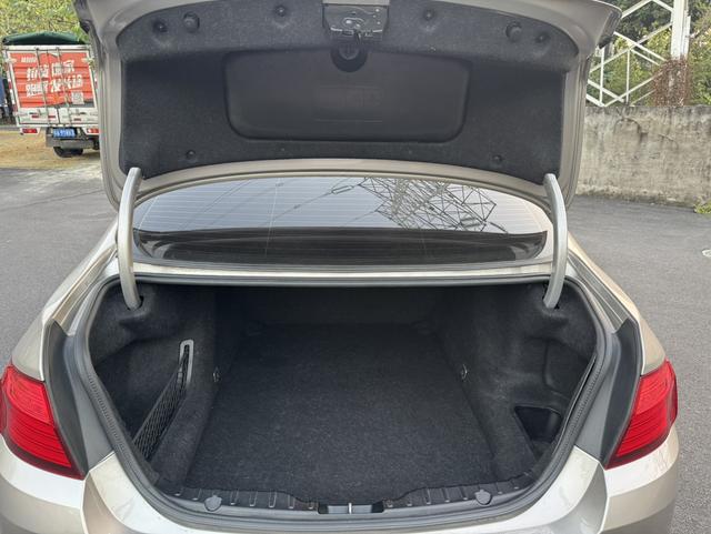 BMW Brilliance Série 5 d'occasion certifiée, modèle 2014, 525Li, pack design luxe