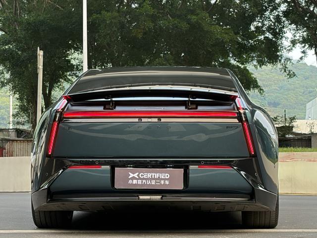 جهاز XPENG P7 2025 702 طويل المدى فائق الجودة معتمد ومستعمل