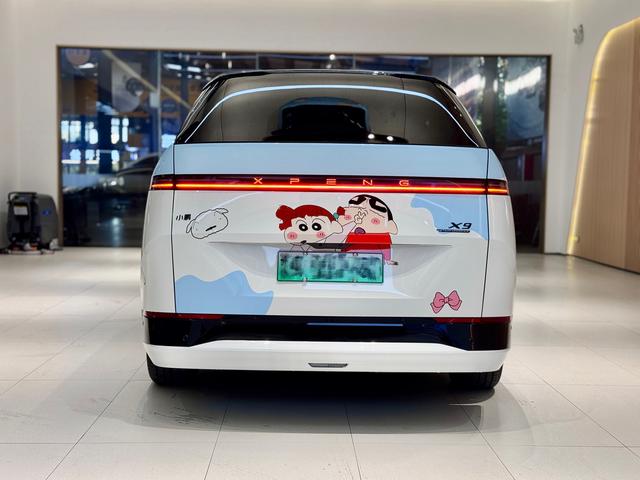 سيارة XPENG X9 2025 كهربائية بالكامل 702 رباعية الدفع عالية الأداء Max-u21633320 مستعملة معتمدة