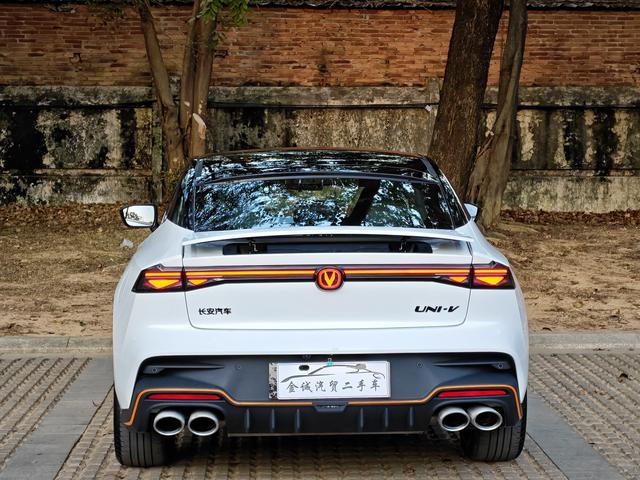 Certificated Pre-Owned Changan UNI-V 2025 Third Generation 2.0T Powerful Engine Version - u22416314