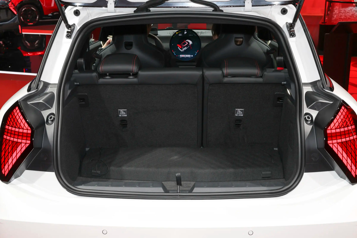 Spotlight Electric MINI JCW