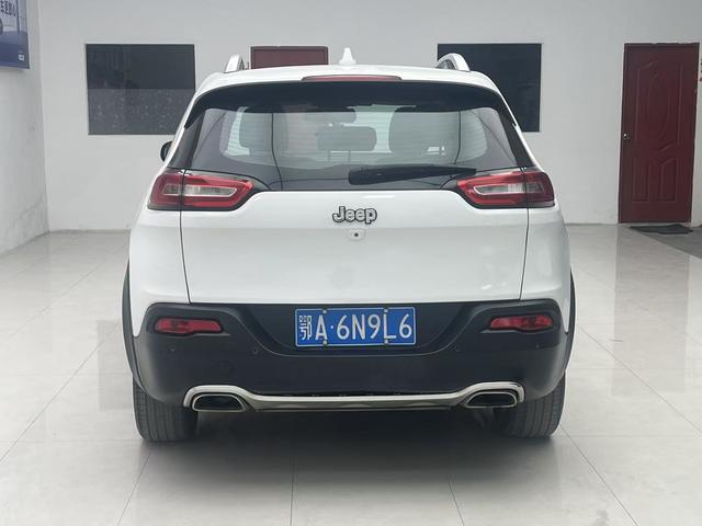 Certificated Pre-Owned Jeep Cherokee 2017 2.4L Leading Edition - u22062156