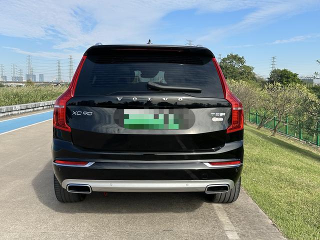 Volvo XC90 PHEV 2019 E-Drive Hybrid T8 Inscription Plus 7 places d'occasion certifiée, immatriculée en Chine (VI).