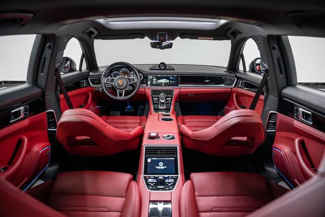 Porsche Panamera E-Hybrid d'occasion certifiée, modèle 2017, Panamera 4 E-Hybrid Executive Extended Version 2.9T