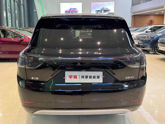 Certificated Pre-Owned Wenjie M9 2024 Extended-Range Ultra Six-Seater Edition -u22169667