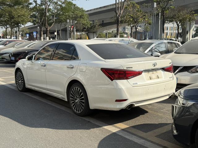 Crown d'occasion certifiée, modèle 2018, édition 2.0T Sport