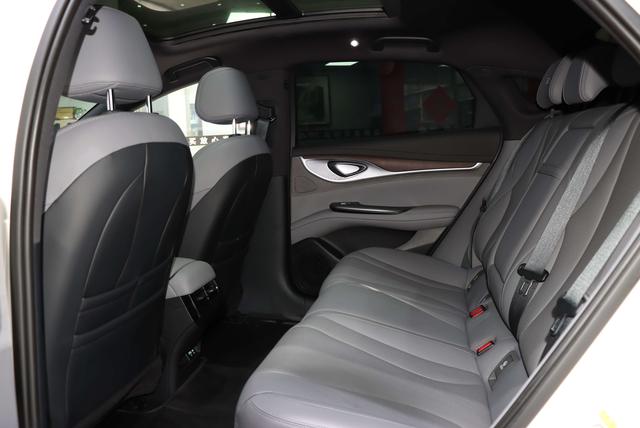 Certificated Pre-Owned BYD Seal DM 2023 DM-i 1.5L 121KM Premium Edition -u22317911