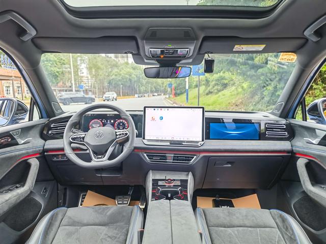 Certificated Pre-Owned Tiguan L 2024 Pro 380TSI 4WD R-Line Premium Edition - u22136121