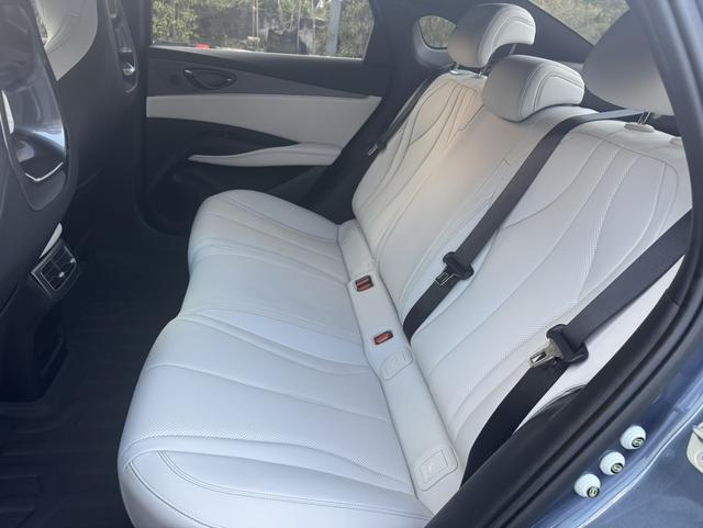 Certificated Pre-Owned BYD Seal 06DM 2024 DM-i 80KM Luxury Version -u21666027