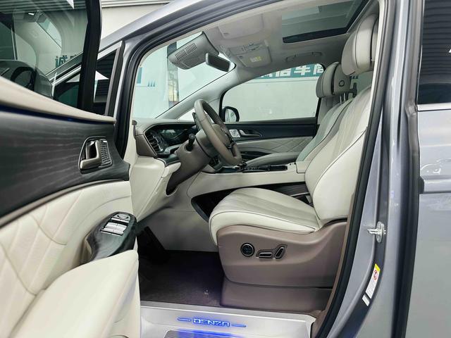 Certificated Pre-Owned Denza D9 DM 2022 Model 970 4WD Flagship Version