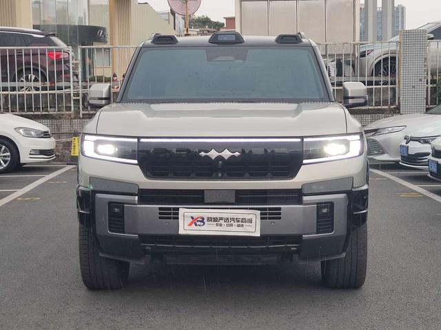 Certificated Pre-Owned Formula Leopard 8 2025 Brave and Wise Flagship Edition 7-Seater -u21708105