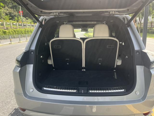 Pre - Owned 2022 Li L9 Max Edition