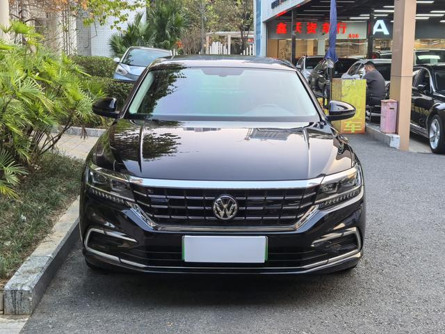 Certificated Pre-Owned Volkswagen Passat PHEV 2020 430PHEV Hybrid Luxury Edition National V -u22034804