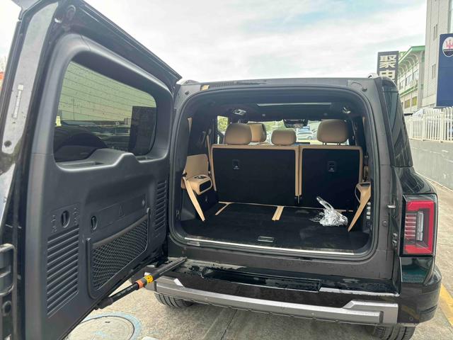 Certificated Pre-Owned Formula Leopard 8 2025 Brave and Intelligent Flagship Edition 7-Seater -u21804616