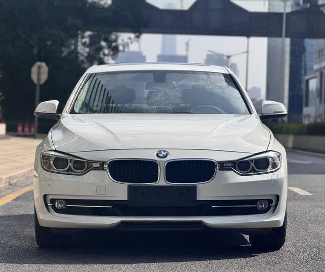 Certificated Pre-Owned BMW 3 Series 2013 Facelift 320Li Luxury Design Package - u22703442