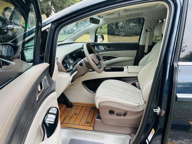 Certificated Pre-Owned Denza D9 DM 2022 Edition 970 4WD Flagship