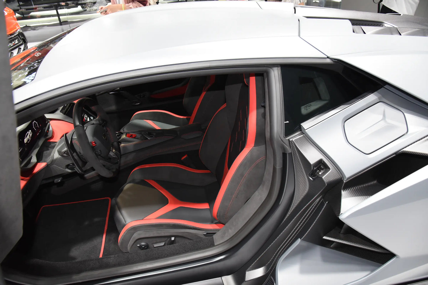 Lamborghini Revuelto - Híbrido PHEV