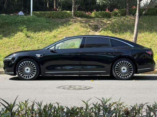 Pre - Owned Voyah S9 2025 Extended - Range Rear - Wheel Drive Ultra