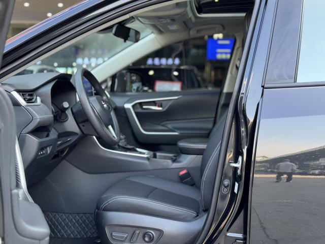 Certificated Pre-Owned RAV4 Rongfang 2021 2.0L CVT Two-Wheel Drive Fashion Edition - u22043914