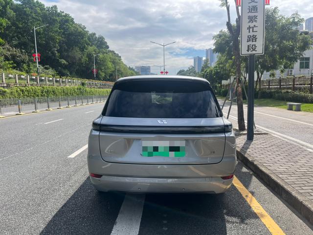 Pre - Owned 2022 Li L9 Max Edition