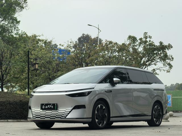 Certificated Pre-Owned XPENG X9 2024 702 Ultra-Long Range Maxu22140187