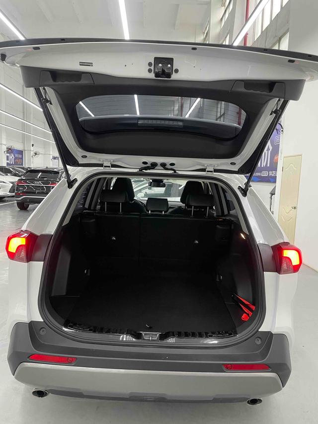 Certificated Pre-Owned RAV4 Rongfang 2021 2.0L CVT Four-wheel Drive Fashion Plus Edition - u21506503