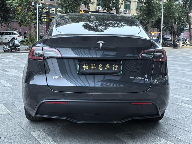 Pre-Owned Tesla Model Y 2024 Rear-Wheel Drive Version