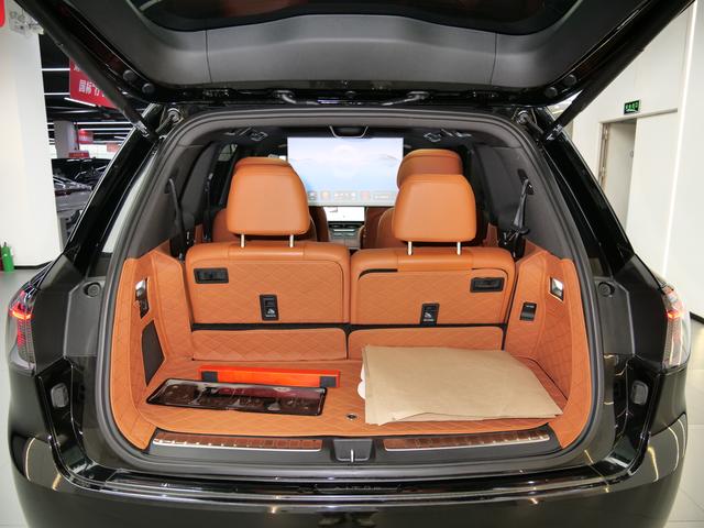 Certificated Pre-Owned Wenjie M9 2024 Extended-Range Ultra Six-Seater Version -u22652127