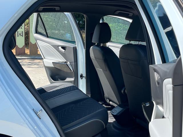 Pre-Owned Volkswagen ID.3 2023 Model Updated Pure Intelligent Enjoyment Version