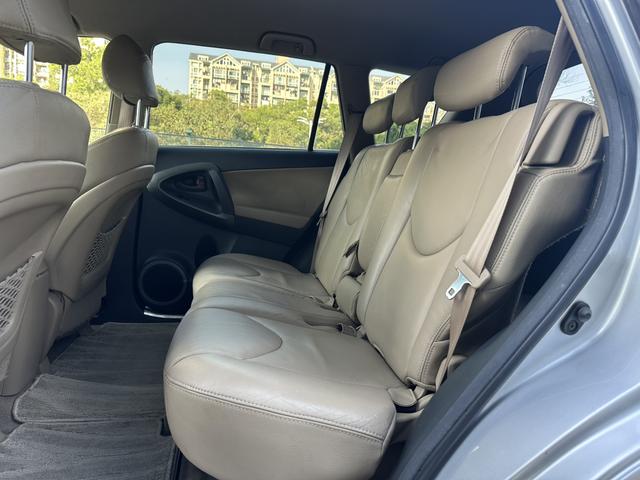 Certificated Pre-Owned RAV4 Rongfang 2011 2.0L Automatic Classic Edition - u22332725