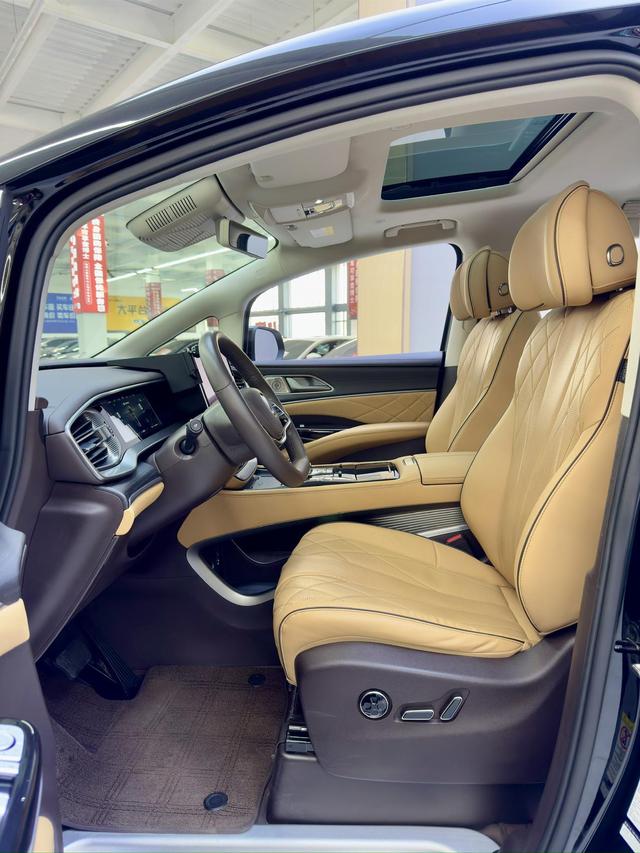 Certificated Pre-Owned Denza D9 DM 2024 980 4WD Honor Edition -u22526403