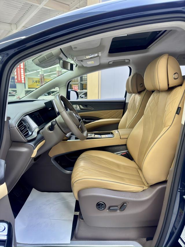 Certificated Pre-Owned Denza D9 DM 2022 970 4WD Flagship Edition -u21894067