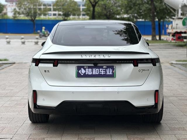 Certificated Pre-Owned Lynk & Co 07 EM-P 2024 126 Long Range Halo -u21388054