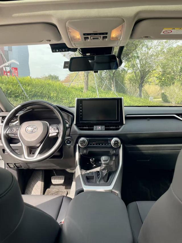 Certificated Pre-Owned RAV4 Rongfang 2021 2.0L CVT Two-Wheel Drive Fashion Edition - u22072343