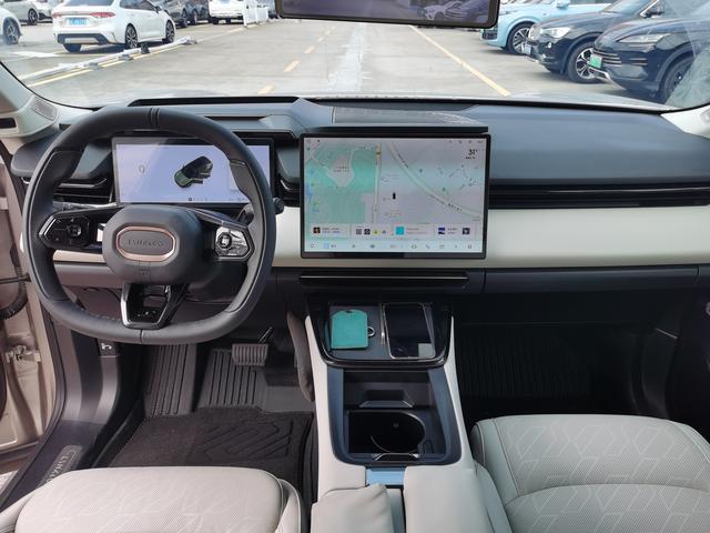 Certificated Pre-Owned Lynk & Co 08 EM-P 2023 220 AWD Performance Halo -u21901946