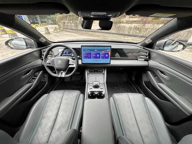 Certificated Pre-Owned BYD Qin L DM 2024 DM-i 120KM Excellence Edition -u22526873