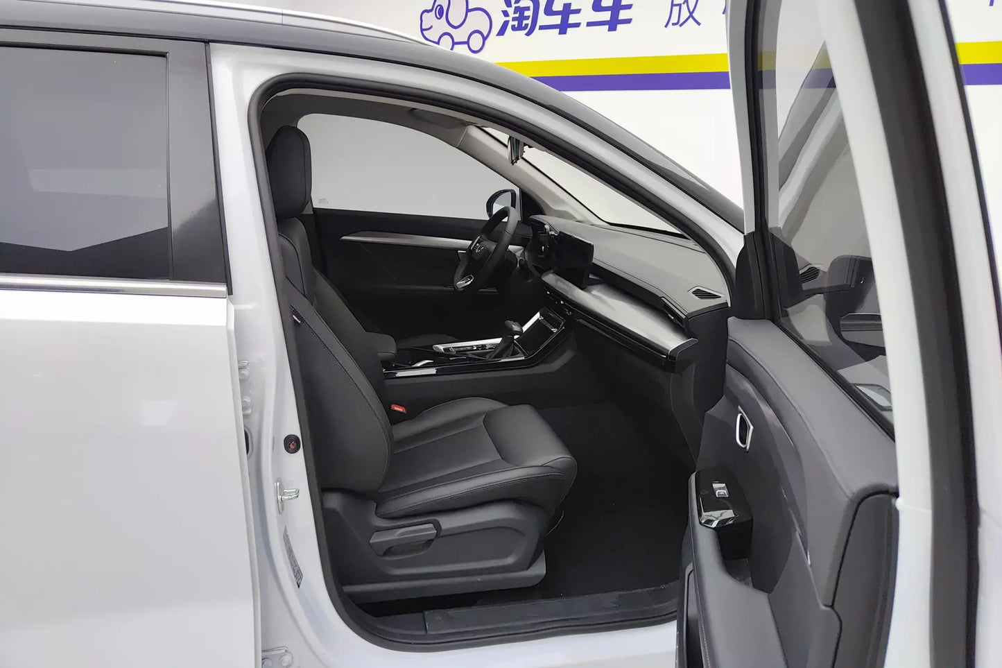 Certificated Pre-Owned SAIC-GM-Wuling Xingchen 2021 1.5T Automatic Starshine Edition - u22557750