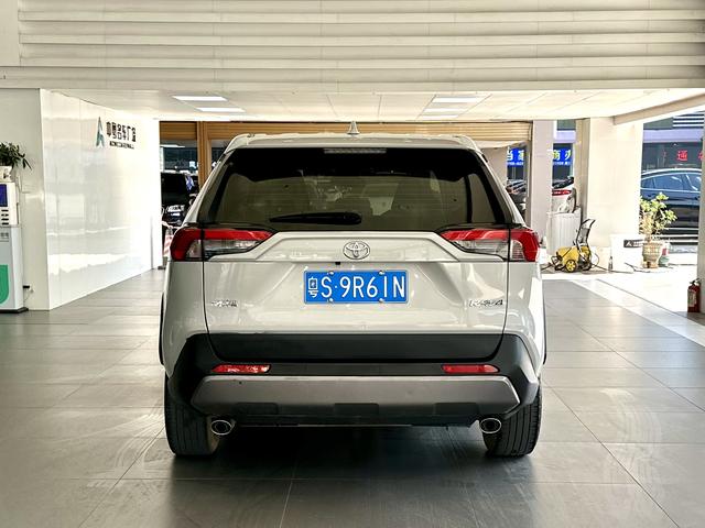 Certificated Pre-Owned RAV4 Rongfang 2021 2.0L CVT Two-wheel Drive Fashion Edition - u22457357