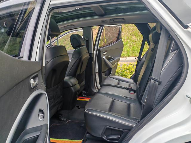 Certificated Pre-Owned Santa Fe 2017 2.4L Automatic Two-Wheel Drive Intelligent 5-Seater - u22567387
