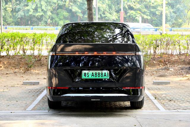 Certificated Pre-Owned XPENG X9 2025 All-Electric 650 Long Range Maxu22131487