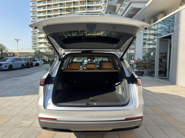 Certificated Pre-Owned Geely Galaxy Starship 7 EM-i 2025 Edition 55KM Exploration Version