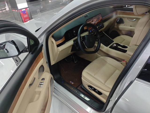 Certificated Pre-Owned Wenjie M5 2023 Extended-Range Four-Wheel Drive Intelligent Driving Version -u22695774