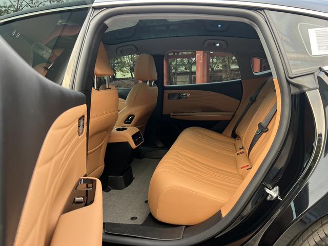 Certificated Pre-Owned Geely Galaxy Xingyao 8 PHEV 2025 Edition 130km EM-i Prestige Version -u21901431