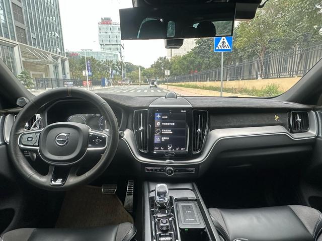 Certificated Pre-Owned Volvo XC60 PHEV 2019 T8 E-Drive Hybrid Inscription Sport Edition China V -u22522421