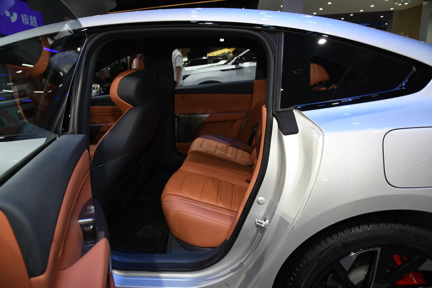 Dongfeng eπ007-Híbrido REEV