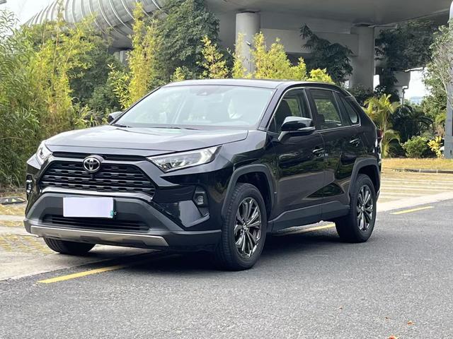 Certificated Pre-Owned RAV4 Rongfang 2023 2.0L CVT Two-Wheel Drive Fashion Edition - u22715221