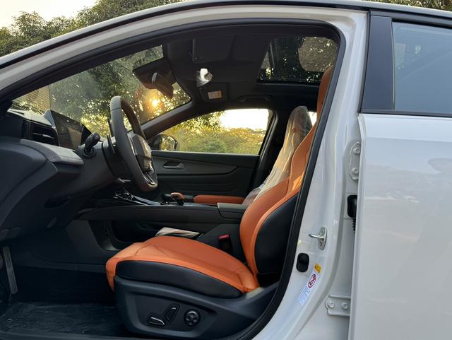 Certificated Pre-Owned Changan UNI-V 2025 Third Generation 2.0T High-Powered Edition - u22438865