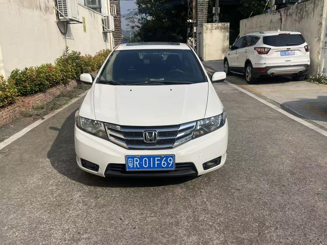 Certificated Used GAC Honda Fengfan Classic 2012 Model 1.5L Manual Elite Edition