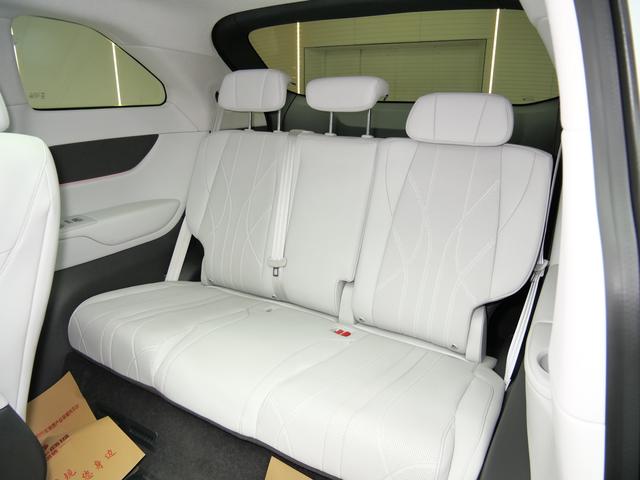 Certificated Pre-Owned XPENG X9 2025 All-Electric 702 4WD High-Performance Max -u22353069